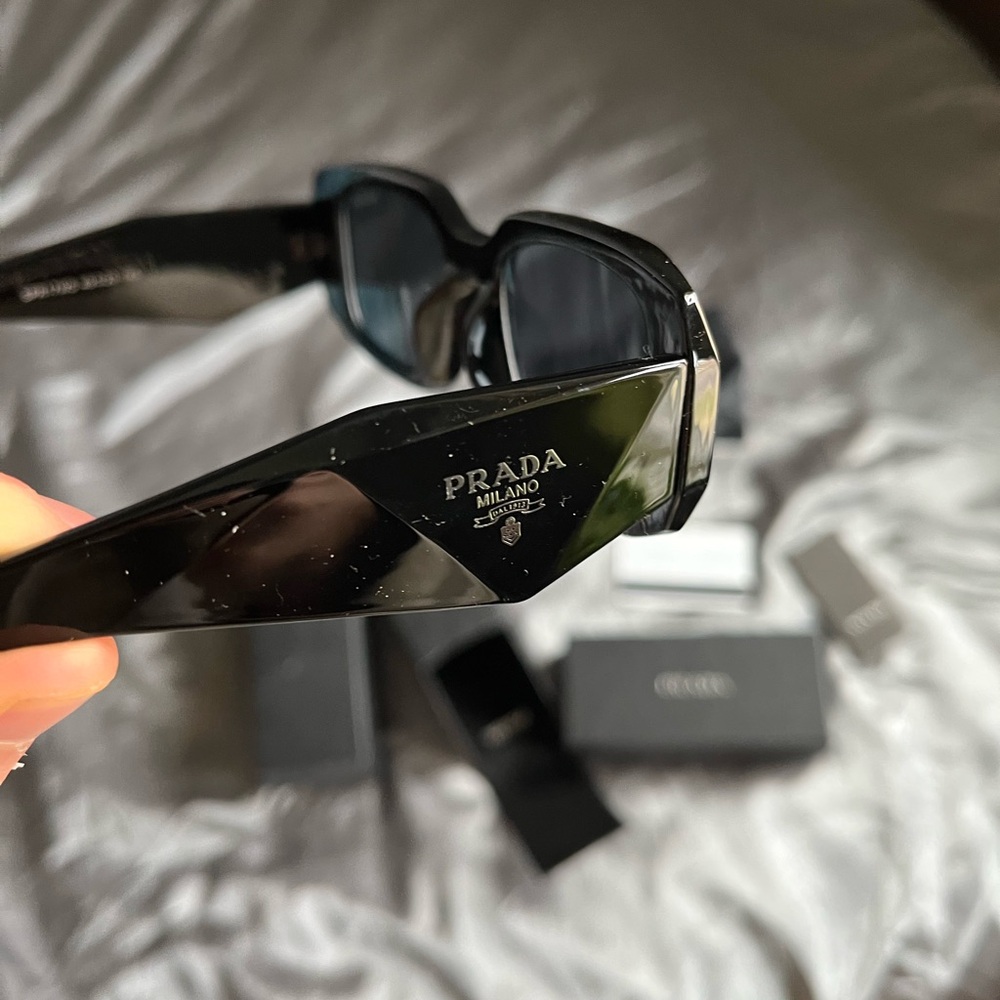 Prada Black Sunglasses unisex style - Picture 5 of 8